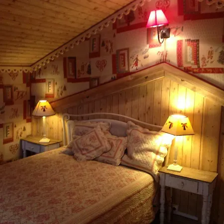 Des Petits Loups Chamonix